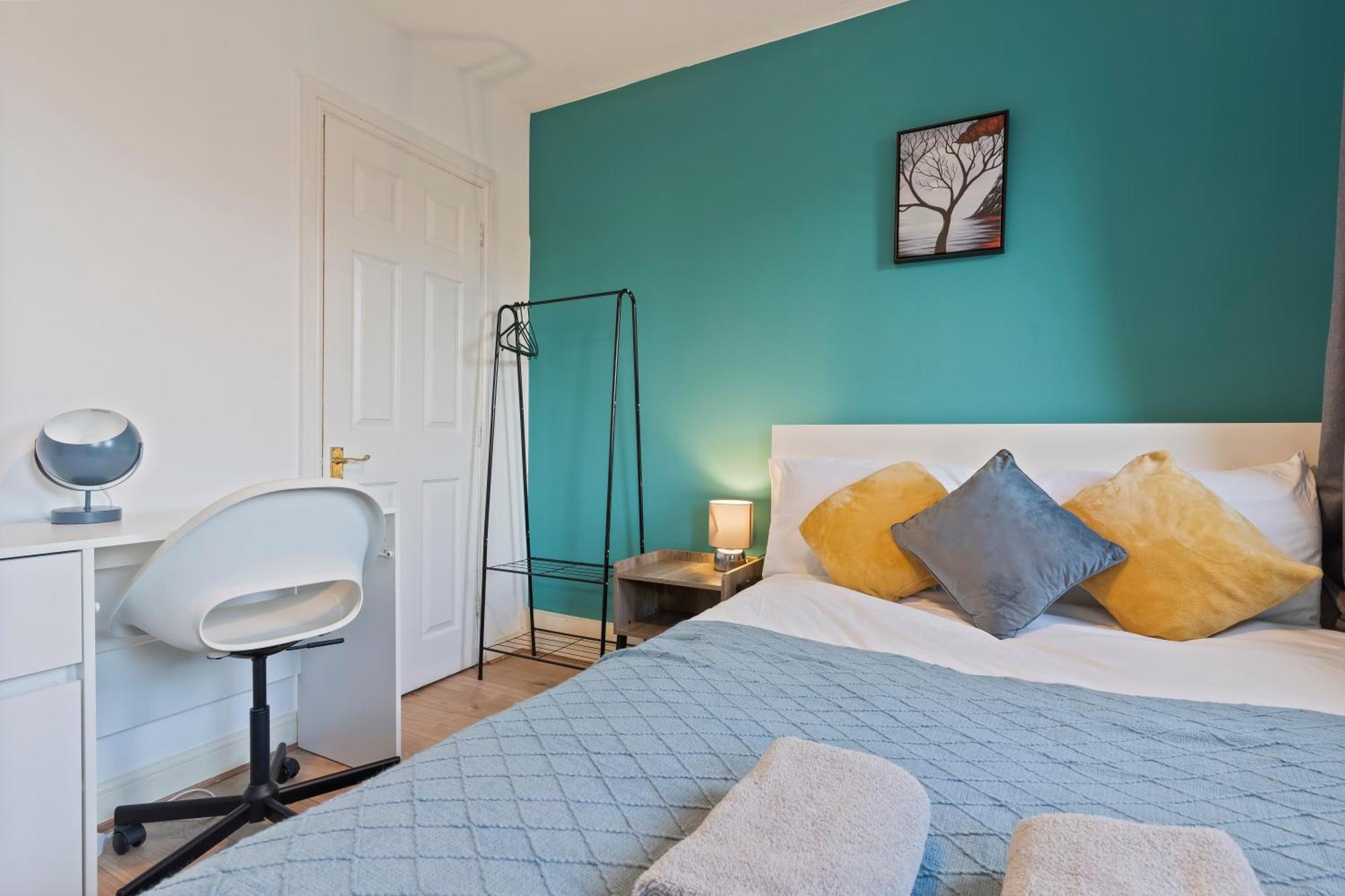 Lovely 4Br House In The City With Parking London Exterior photo